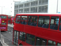 Anh: Triển khai xe bus 2 tầng chạy bằng năng lượng sạch