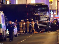 Vụ xe tải lao vào chợ Giáng sinh ở Berlin là tấn công khủng bố