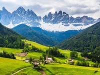 Dolomites - Thiên đường ẩn mình giữa sau rặng núi Alps