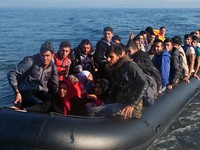 Italy tăng cường trục xuất người di cư bất hợp pháp