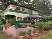 Thích thú với căn nhà xe buýt siêu 'độc' ở Kenya