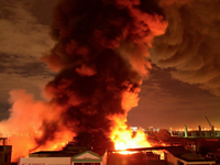 Vụ cháy lớn trong đêm ở TP.HCM: Rất may không gây thiệt hại về người