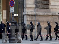 Pháp bắt giữ 4 đối tượng tình nghi khủng bố