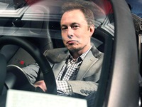 Elon Musk: Robot sẽ giúp Tesla bắt kịp Apple