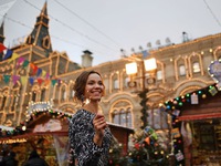 Chùm ảnh: Moscow rực rỡ ánh đèn đón Giáng sinh 2017