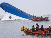 Bị phản đối dữ dội, dự án phim về thảm họa chìm phà Sewol tạm 'đóng băng'