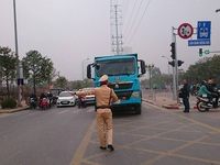 Hà Nội: Xử phạt 76 trường hợp lấn làn xe bus nhanh BRT trong ngày đầu ra quân