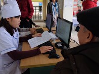 Hà Nội thí điểm sổ sức khỏe điện tử, người dân phấn khởi