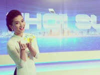 BTV Khánh Trang với những chiếc áo dài gây 'thương nhớ' trong Bản tin 19h