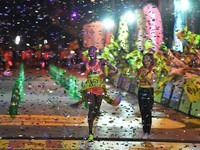 Hơn 10.000 người chạy marathon... lúc nửa đêm ở Thái Lan