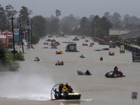 Ít nhất 28 người thiệt mạng do bão tại Houston, Mỹ