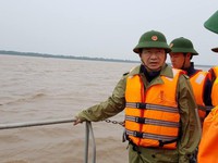 Phó Thủ tướng Trịnh Đình Dũng kiểm tra công tác ứng phó bão số 16