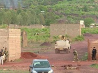 Vụ tấn công khu nghỉ dưỡng ở Mali: Giải cứu hàng chục du khách