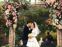 Những khoảnh khắc không thể ngọt ngào hơn trong đám cưới Song Hye Kyo và Song Joong Ki