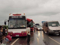 Tai nạn trên cao tốc Pháp Vân - Cầu Giẽ, 10 người bị thương