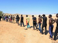 Phát hiện thi thể 19 người di cư tại sa mạc Libya