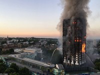 Kinh hoàng hiện trường vụ cháy tòa tháp tại London