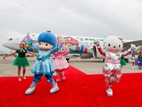 Những chuyến bay siêu dễ thương ngập tràn hình tượng Hello Kitty