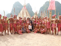 Đạo diễn phim 'Kong: Đảo đầu lâu' trở lại Ninh Bình