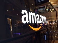 Cổ phiếu Amazon lập kỷ lục mới, Jeff Bezos 'bỏ túi' gần 1,5 tỷ USD