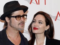 Angelina Jolie ân hận vì cách cư xử với Brad Pitt