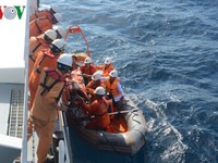 Cứu nạn 3 thuyền viên bị ngạt khí gas trên biển