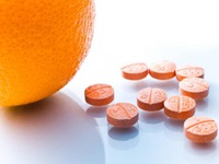 Bổ sung quá nhiều vitamin C tăng nguy cơ sỏi thận?