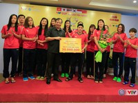 VTV Cup Tôn Hoa Sen 2016: 2 ĐT bóng chuyền nữ Việt Nam nhận sự động viên từ BTC