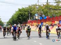 Giải xe đạp quốc tế VTV Cúp Tôn Hoa Sen 2017: Lê Văn Duẩn giành chiến thắng chặng 7
