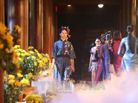 Festival Hoa Đà Lạt 2017: Đặc sắc đêm trình diễn tơ lụa Bảo Lộc