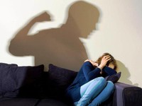 Bạo lực gia đình, vì sao là chuyện khó mở lời?