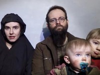 Giải cứu một gia đình Mỹ bị bắt cóc từ 5 năm trước tại Afghanistan