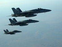 Mỹ bắn rơi máy bay quân đội Syria
