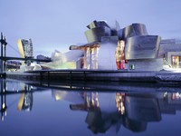 Bảo tàng Bilbao với thiết kế ấn tượng tại Tây Ban Nha