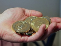 Mối nguy cơ từ những “cá voi” Bitcoin