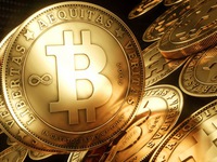 Bitcoin lập kỷ lục mới gần 8.200 USD