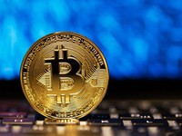 Giá Bitcoin tăng kỷ lục