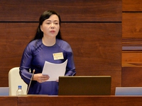 Bộ trưởng Bộ Y tế Nguyễn Thị Kim Tiến trả lời chất vấn trước Quốc hội