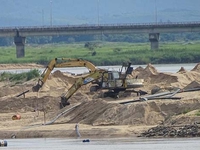 Phú Yên kiểm tra xử lý việc vận chuyển cát bán ra ngoài tỉnh