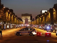 Pháp: Nổ súng ở trung tâm Paris, một cảnh sát thiệt mạng