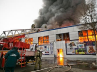 Khu chợ Việt ở Orenburg (Nga) bốc cháy, nhiều tiểu thương trắng tay