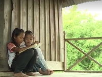 Cặp lá yêu thương: Khát khao đi học của 2 chị em người M’Nông