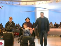 Mỹ: Gia đình bị chia cắt ngay tại sân bay do sắc lệnh cấm nhập cảnh