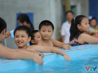 TP.HCM sẽ phổ cập bơi cho học sinh mầm non