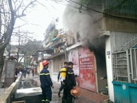 Kịp thời dập tắt vụ cháy tại phố Thái Hà, Hà Nội