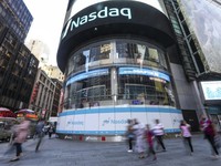 Chứng khoán Mỹ tiếp tục tăng mạnh, NASDAQ phá mốc 6.000 điểm