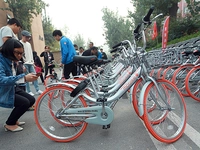 Trung Quốc: Bùng nổ dịch vụ thuê xe đạp qua ứng dụng điện thoại