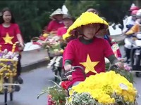 Hơn 100 xe đạp hoa diễu hành trên đường phố Đà Lạt