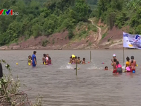Dạy bơi miễn phí cho trẻ em vùng cao Quảng Trị