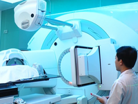 Việt Nam ứng dụng công nghệ cao trong điều trị ung thư